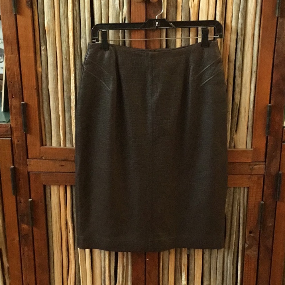 GUC Liz Claiborne Leather Pencil Skirt